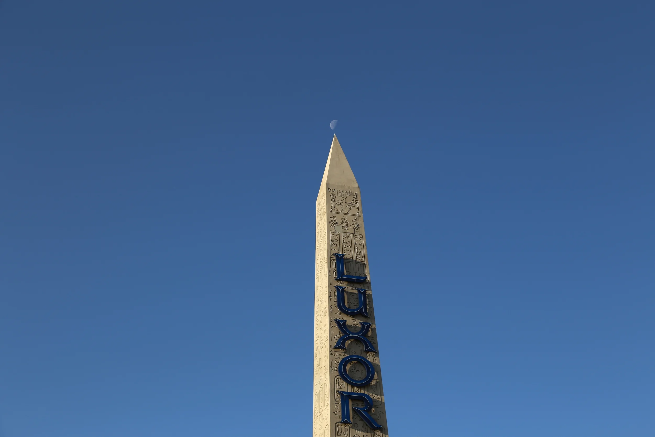 brad fetchin || "luxor #2"