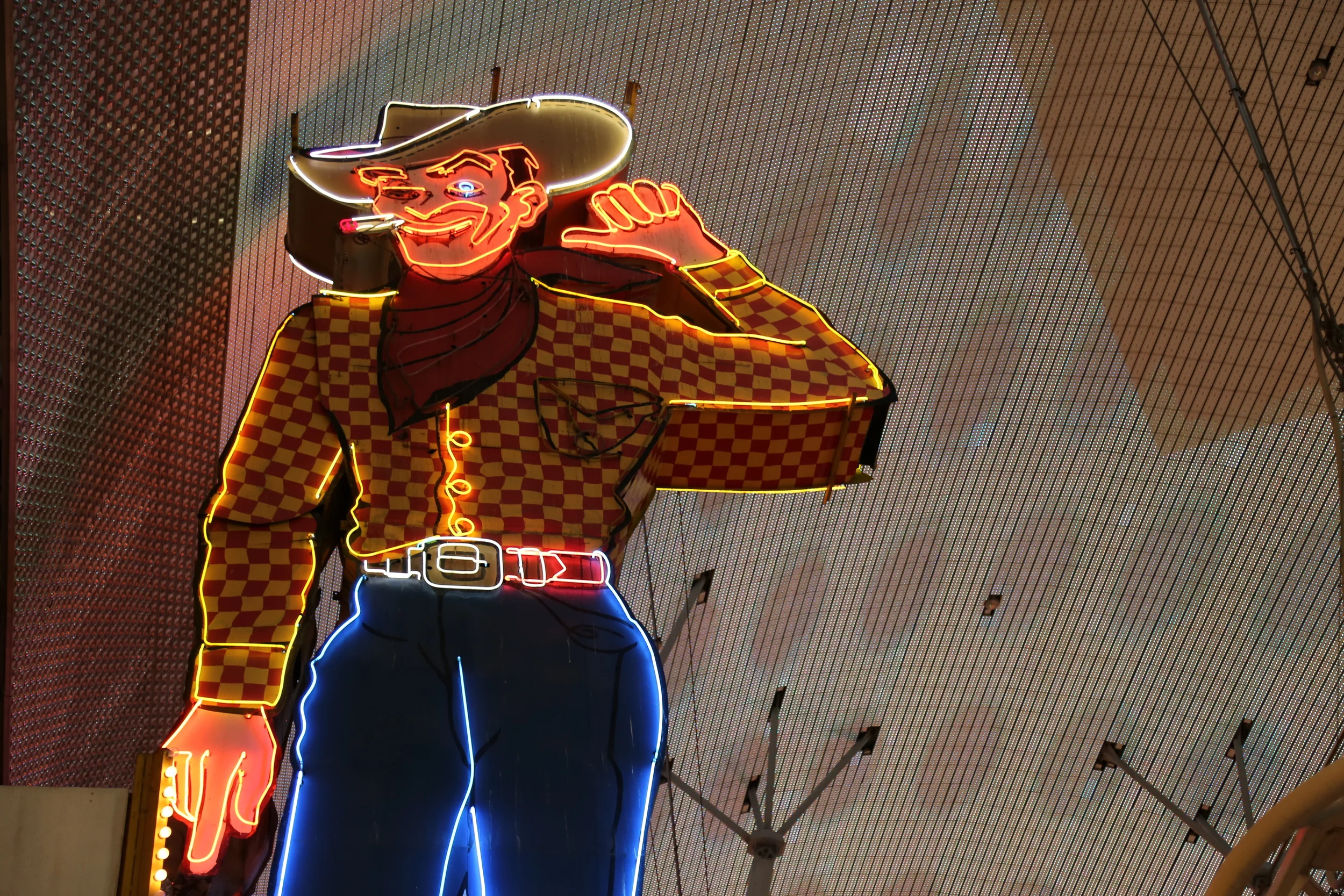 brad fetchin || "vegas vic"