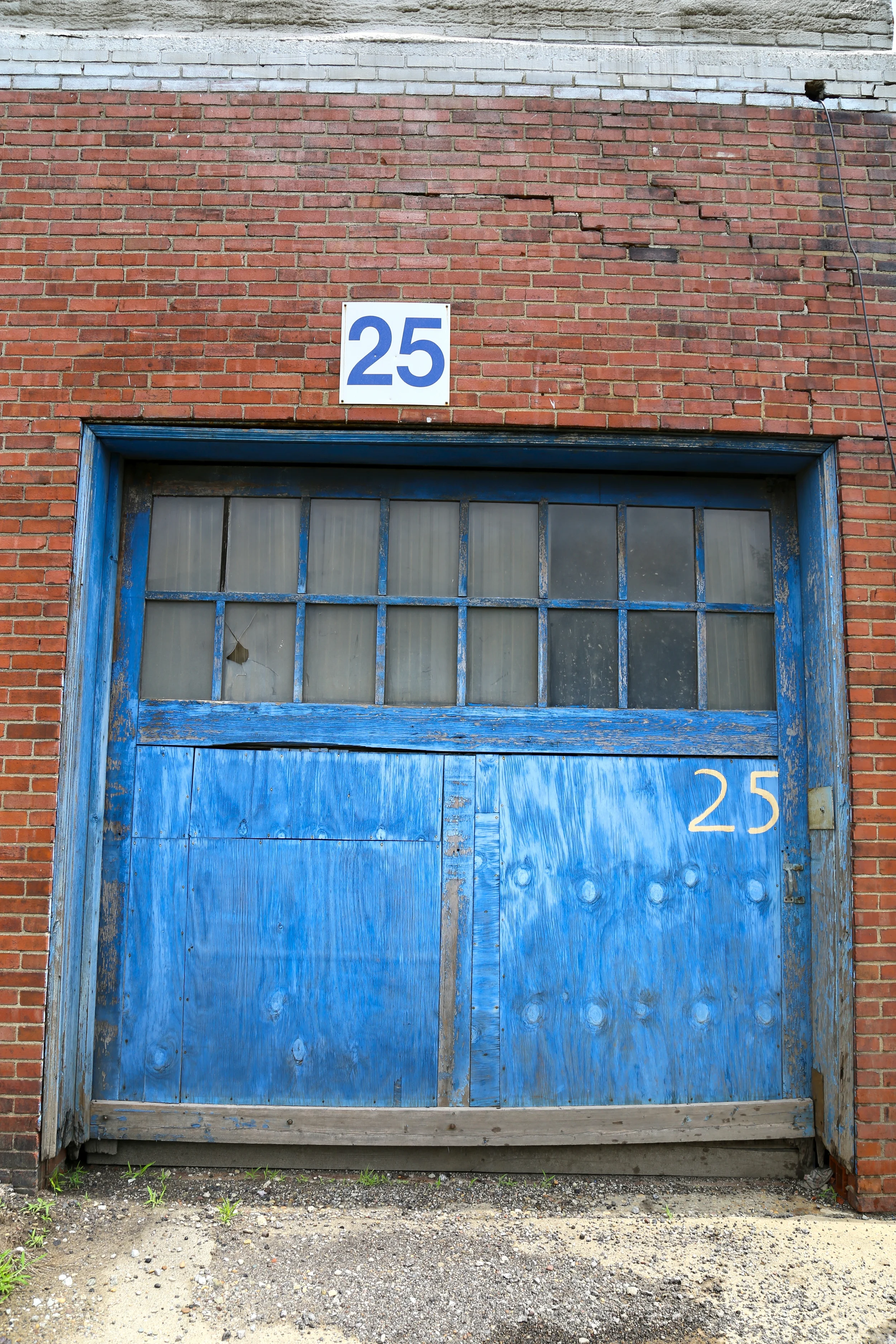 brad fetchin || "25"