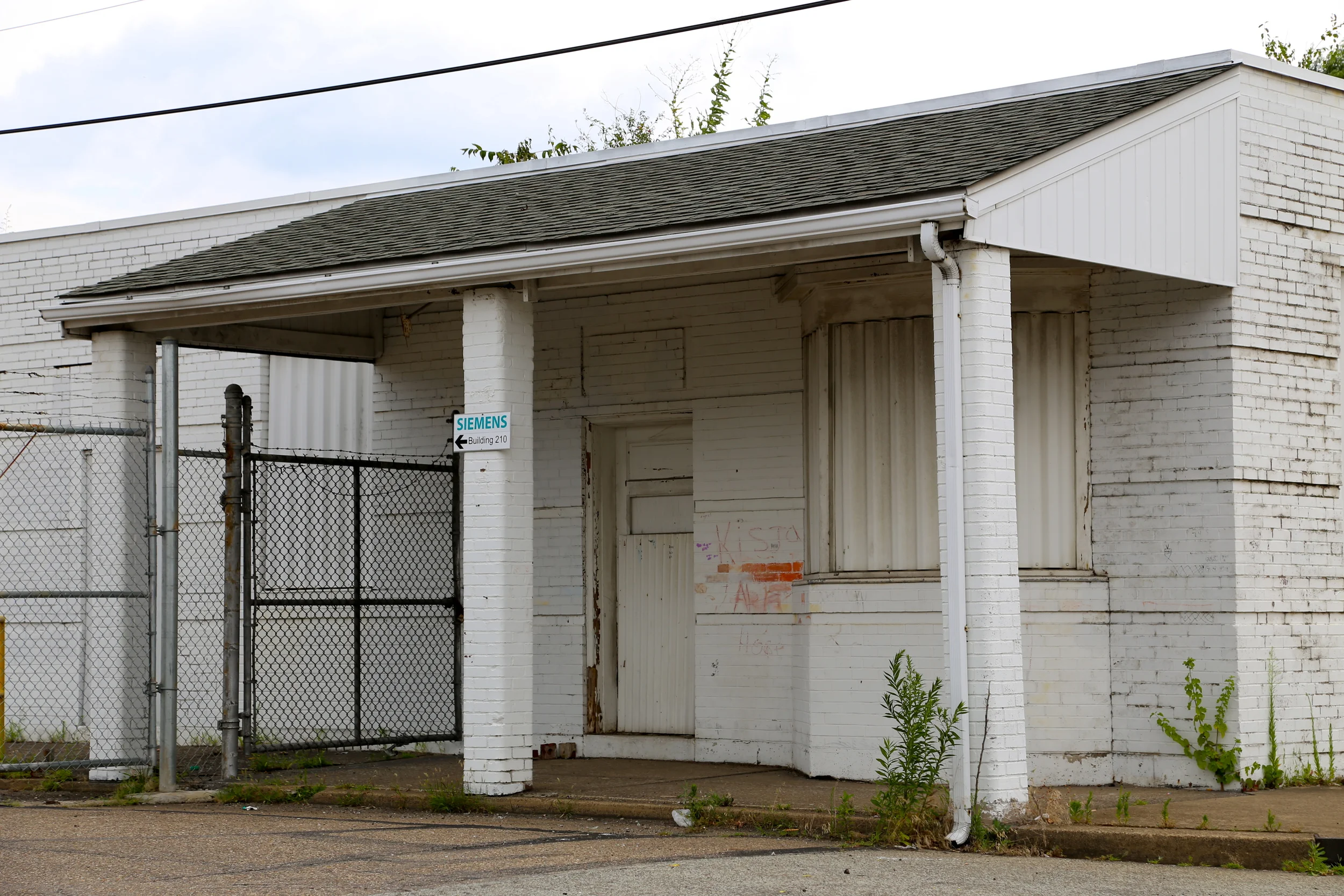 brad fetchin || "security post"