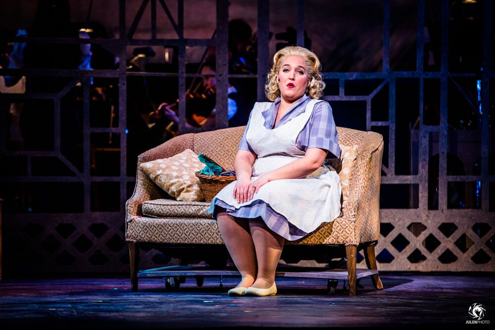Damn+Yankees+-+QC+Musical+-+Apr.+2017+-+Photo+by+JulenPhoto-008_preview.jpg