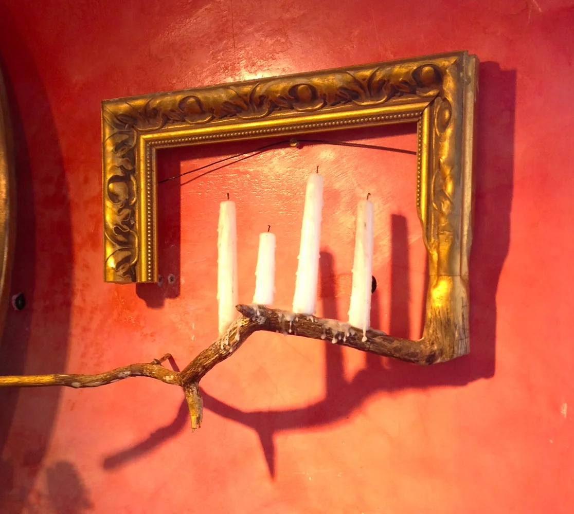 A new use for all your broken frames.