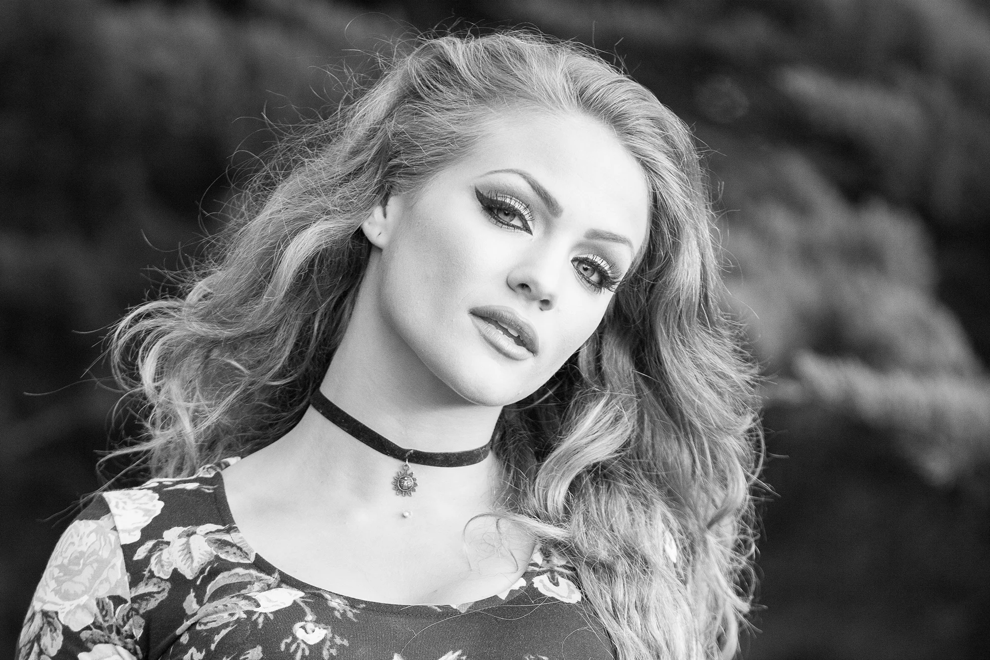 Surreal Beauty Magazine—Issue 189