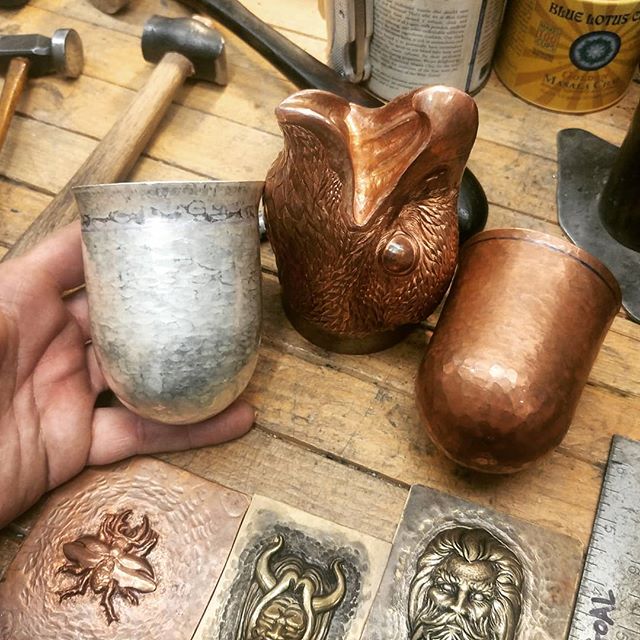 Raised some silver today, chasing the brim tomorrow. And maybe chasing a devil? Depends what wr have time for. 😁
#uchidashi #raising #chasing #repousse #metalwork #metal #art #sculpture #metalsculpture #handcrafted #americanmade #hammertime #handmade #silversmithing #silver #californiaartist #steel #steelworker
Patreon.com/douglaspryor