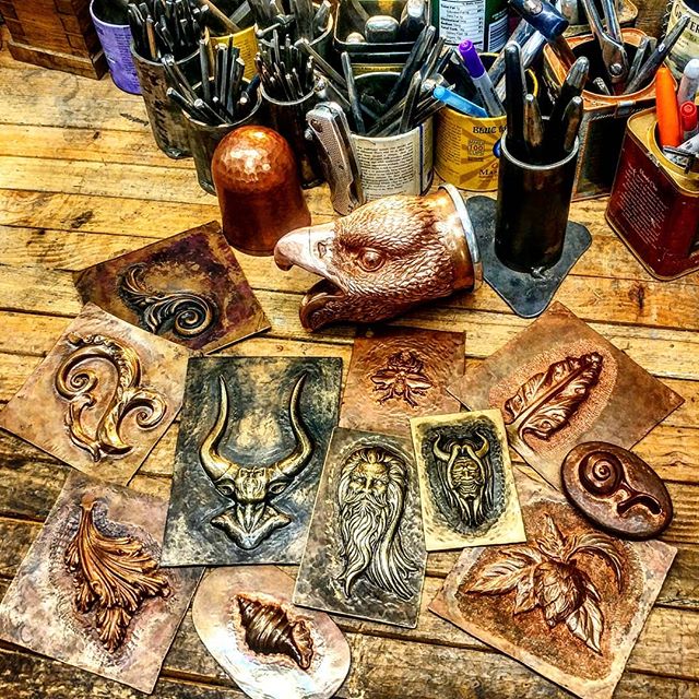 When you're not sure if you can do it, keep trying, fight for it, try again.
#uchidashi #raising #chasing #repousse #metalwork #metal #art #sculpture #metalsculpture #handcrafted #americanmade #hammertime #handmade #facesculpting #brass #copperart #silversmithing #silver #californiaartist #steel #steelworker
Patreon.com/douglaspryor