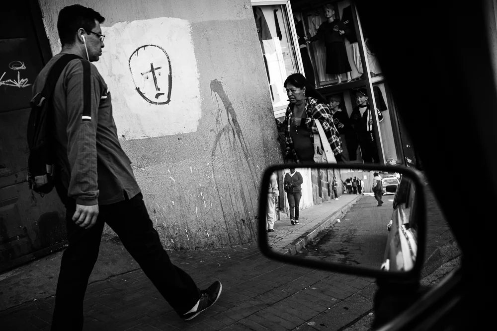 Street scene. Quito, Ecuador; 18 June 2014. © Bear Guerra