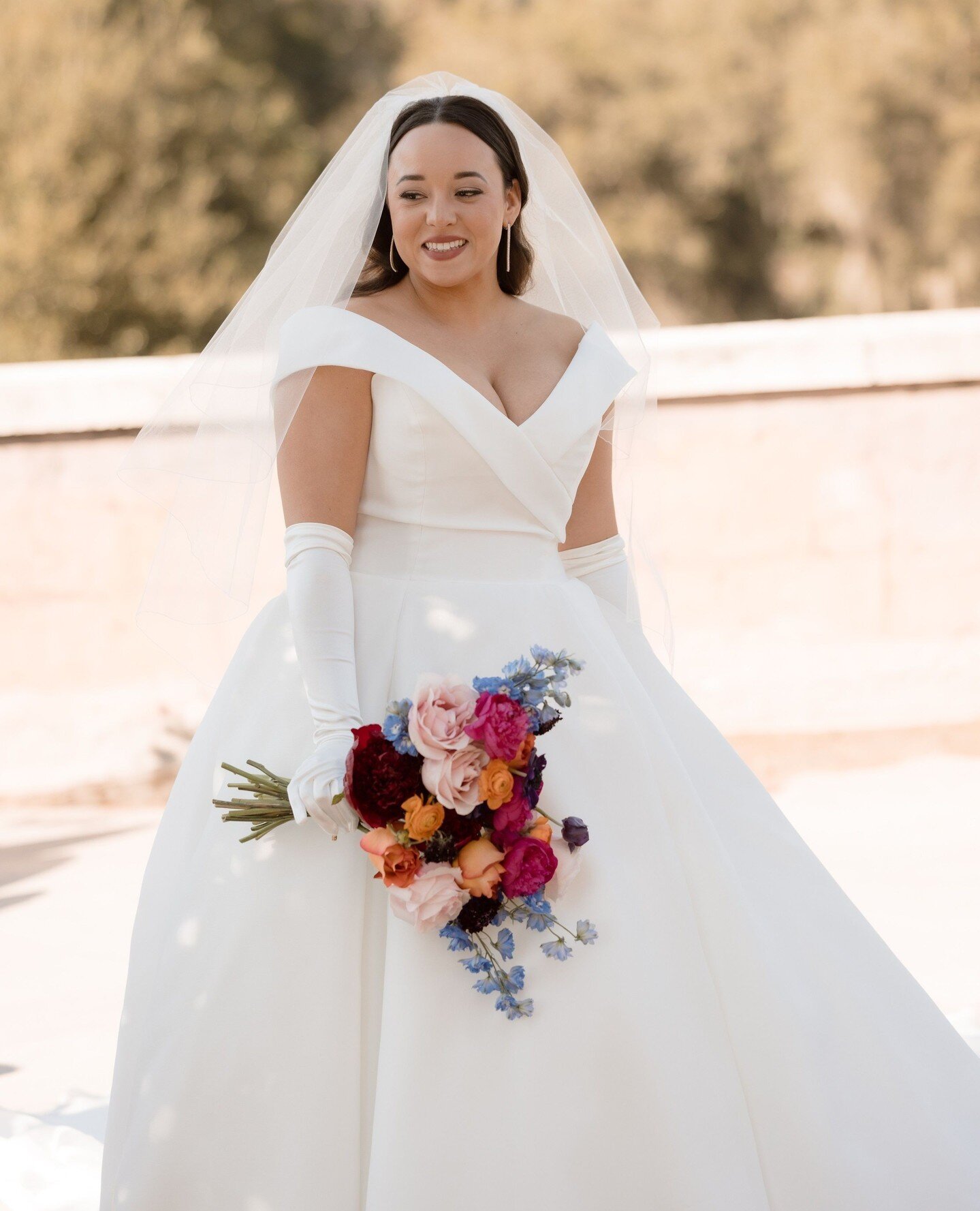 Colorful wedding bouquets add vibrancy and personality to any wedding celebration. Briana's bouquet was absolutely stunning!⁠
.⁠
.⁠
.⁠
.⁠
.⁠
.⁠
Photographer: @evokephotoandfilm⁠
Planner: @taylored.affairs⁠
Venue: @thehoweymansion⁠
HMU: @makeoverstati