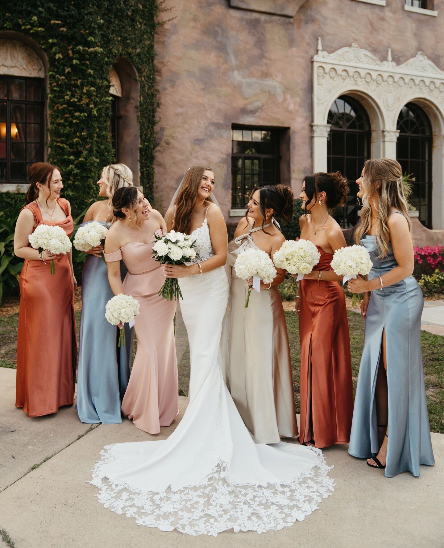 Forever smiles and endless laughter. There's nothing quite like the bond between a bride and her bridesmaids.⁠
.⁠
.⁠
.⁠
.⁠
.⁠
.⁠
Photography: @thelockeagency⁠
Venue @thehoweymansion⁠
Planner: @seasyourdayevents⁠
Photo Booth @thefotofactory_⁠
Hair/MUA