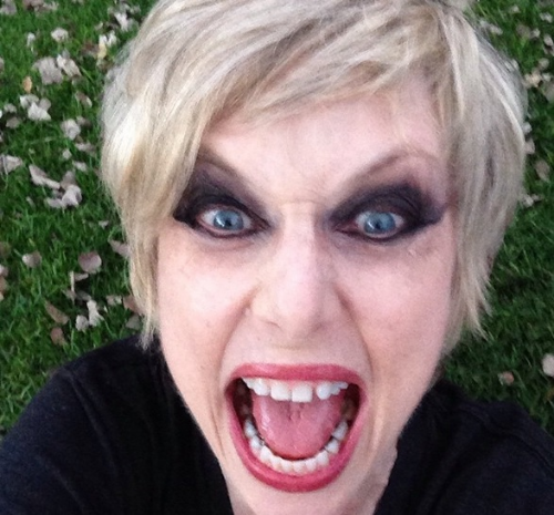 Fuzzy selfie as Clytemnestra. She's in a bad mood! You'd be too under the circumstances!