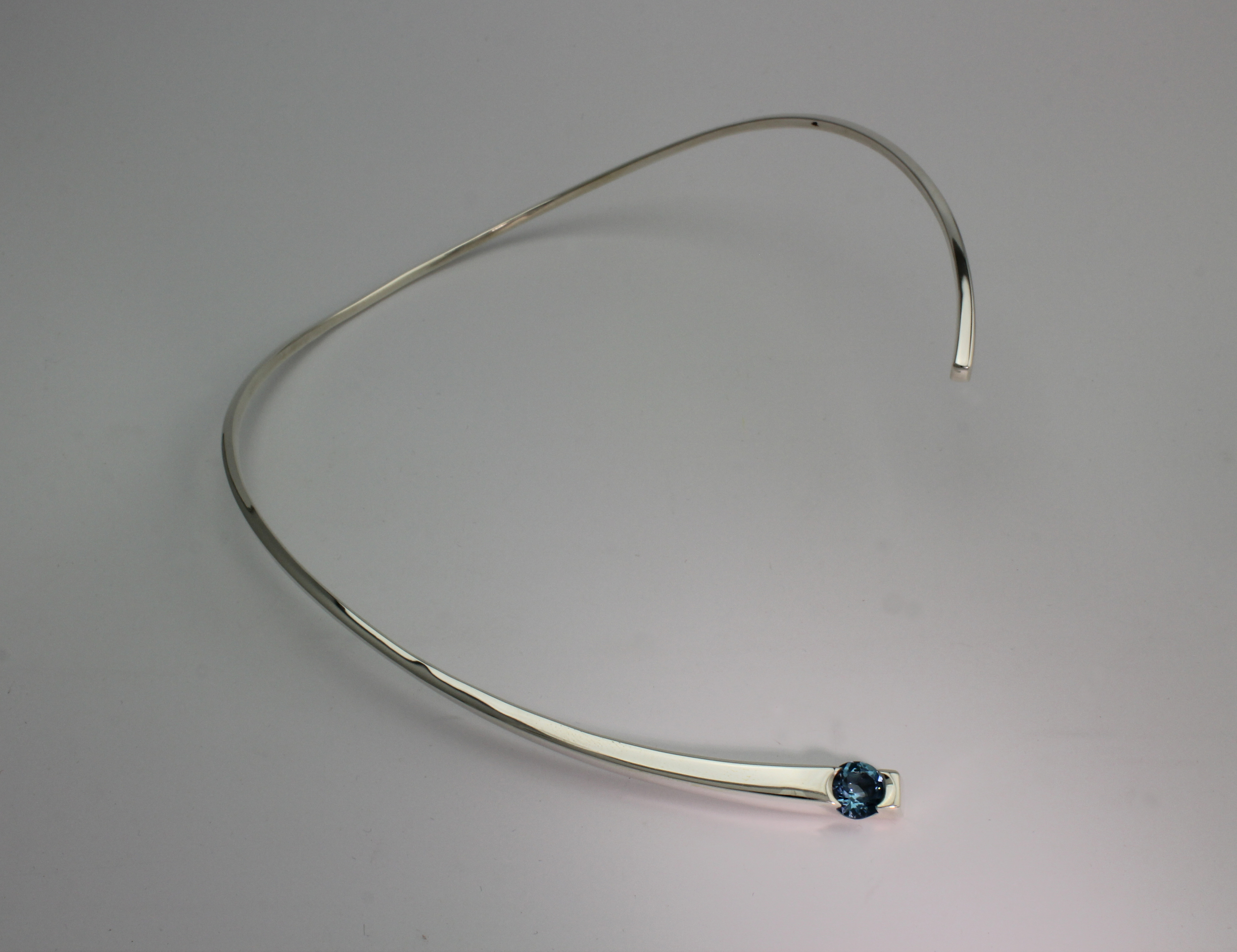 Tapered Asymmetrical Torque With Stone