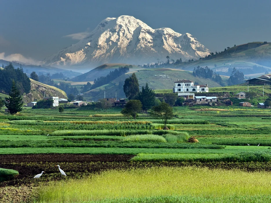 53d9c7e3dcd5888e1459d5b8_mount-chimborizo-ecuador-equator-tallest-mountain.jpg