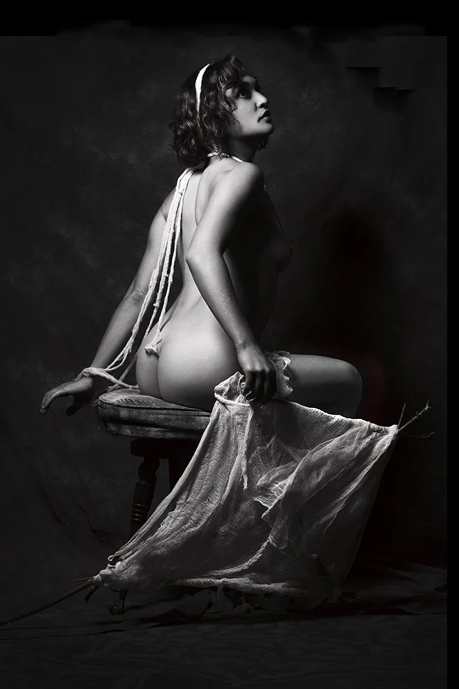 Nude_GirlWithKite_1.jpg