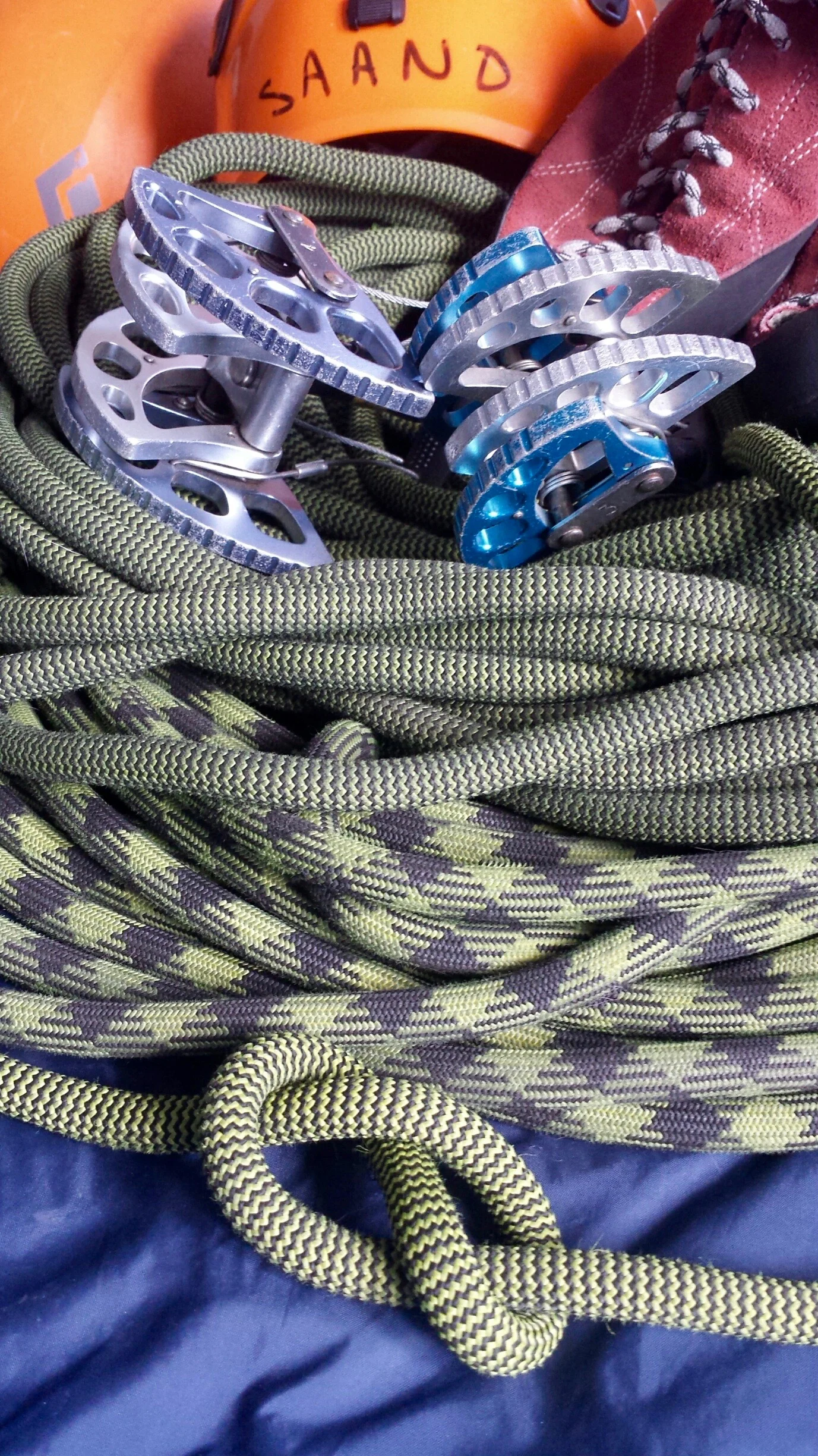 LA - Trad Climbing Techniques and Gear Placements