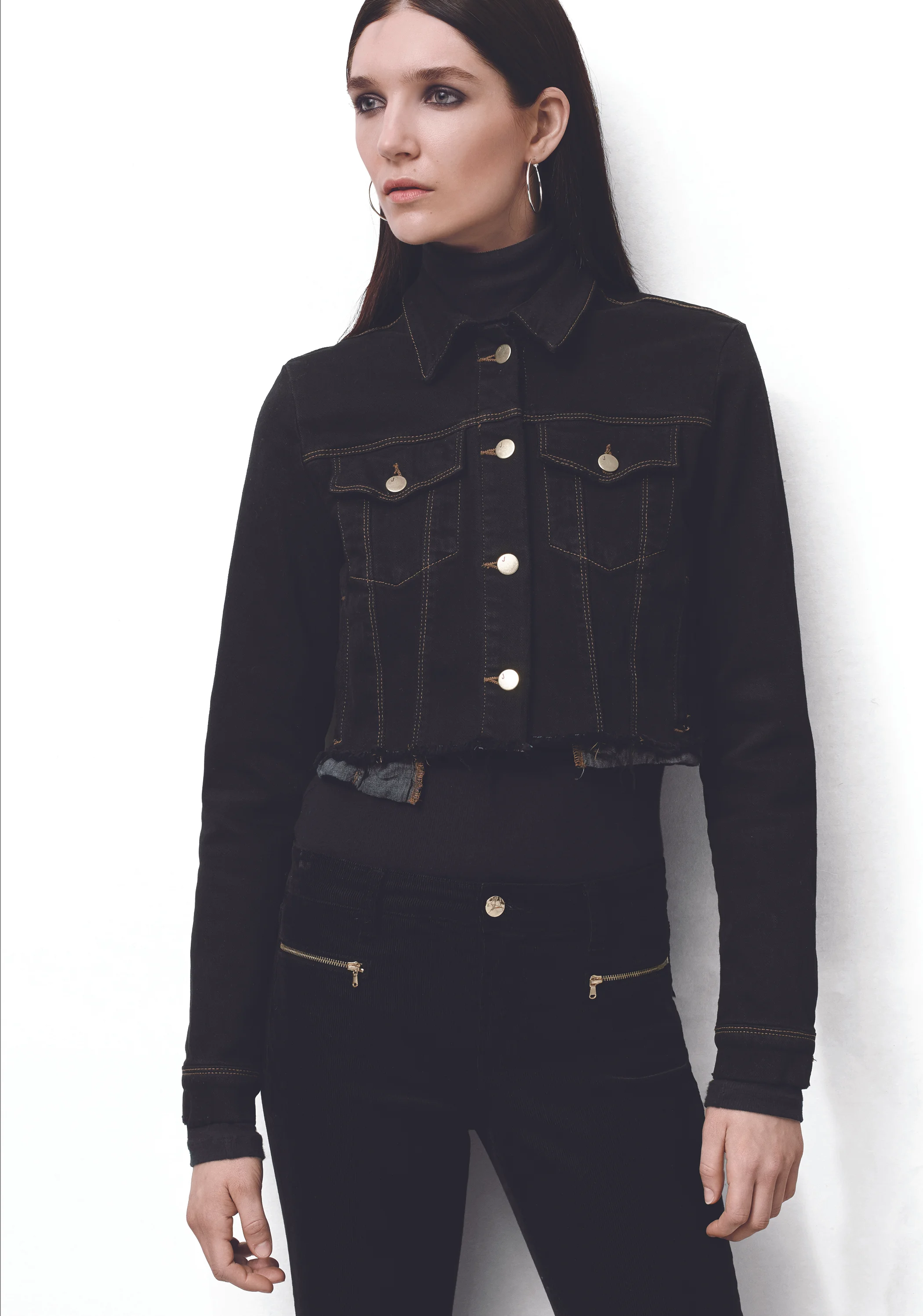 jb000224_iselin_black_079.jpg