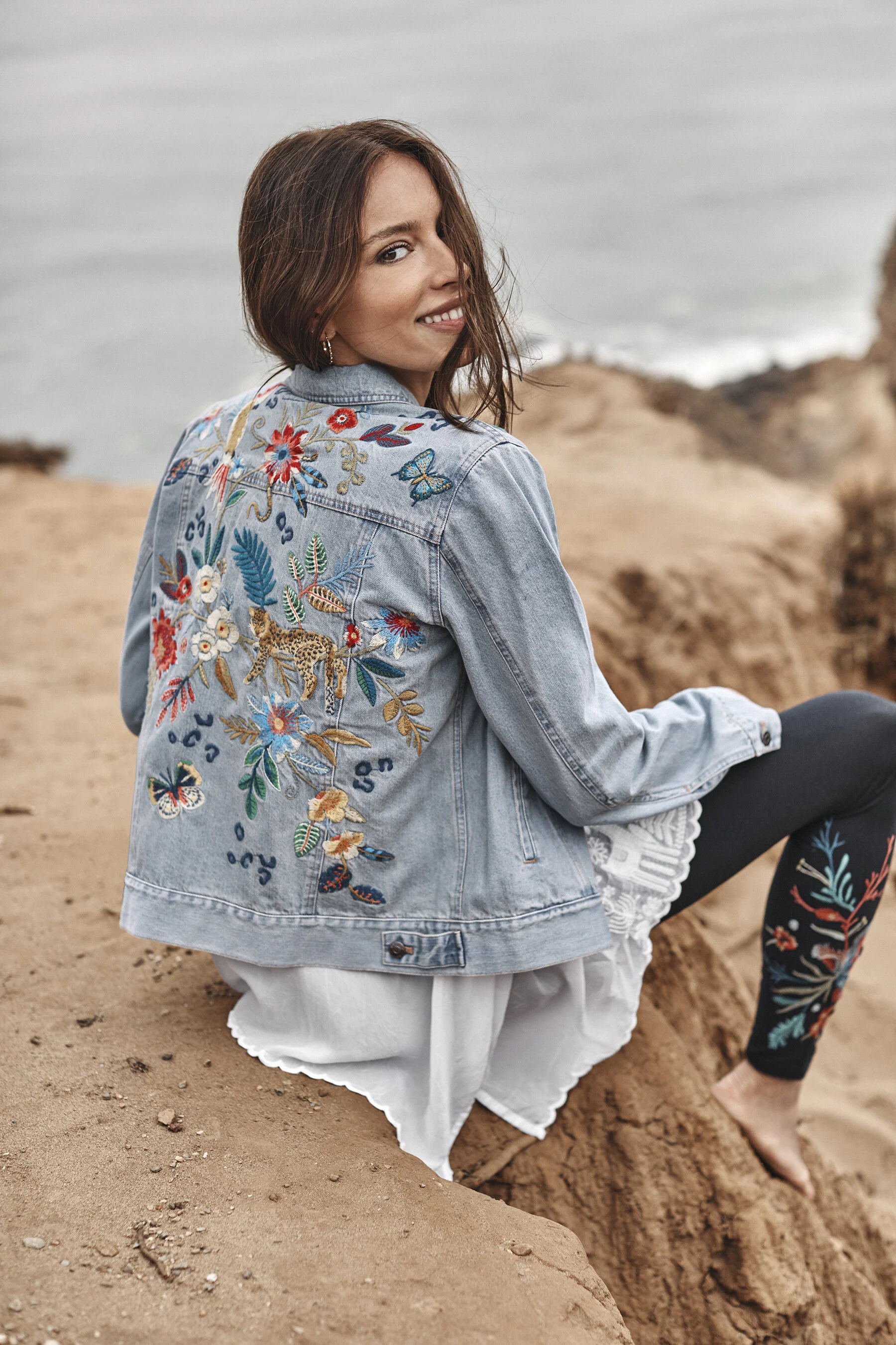 Spring 2_Layout 7.2_0148.jpg