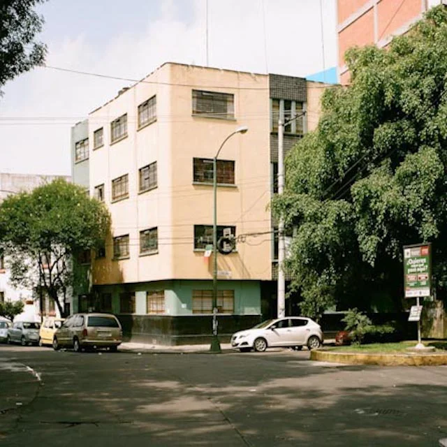 36810011-2.jpg