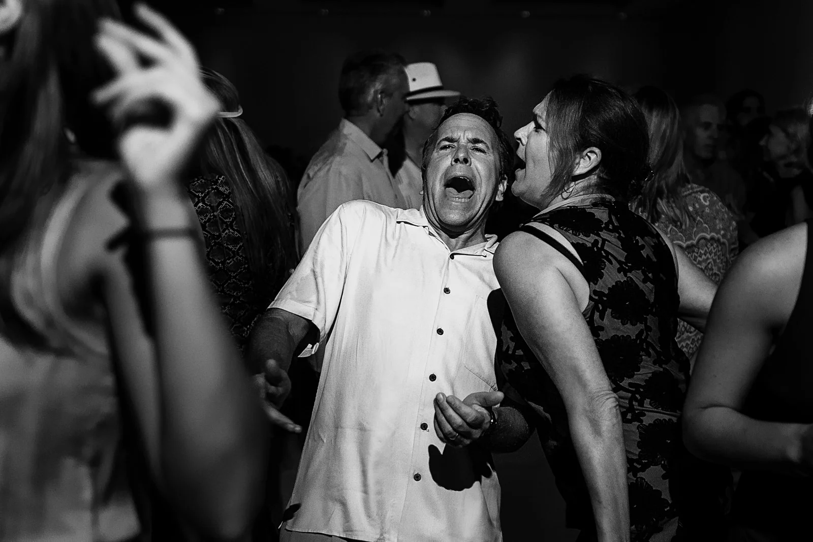 Guests singing at wedding reception - Eder Acevedo cancun los cabos vallarta wedding photographer