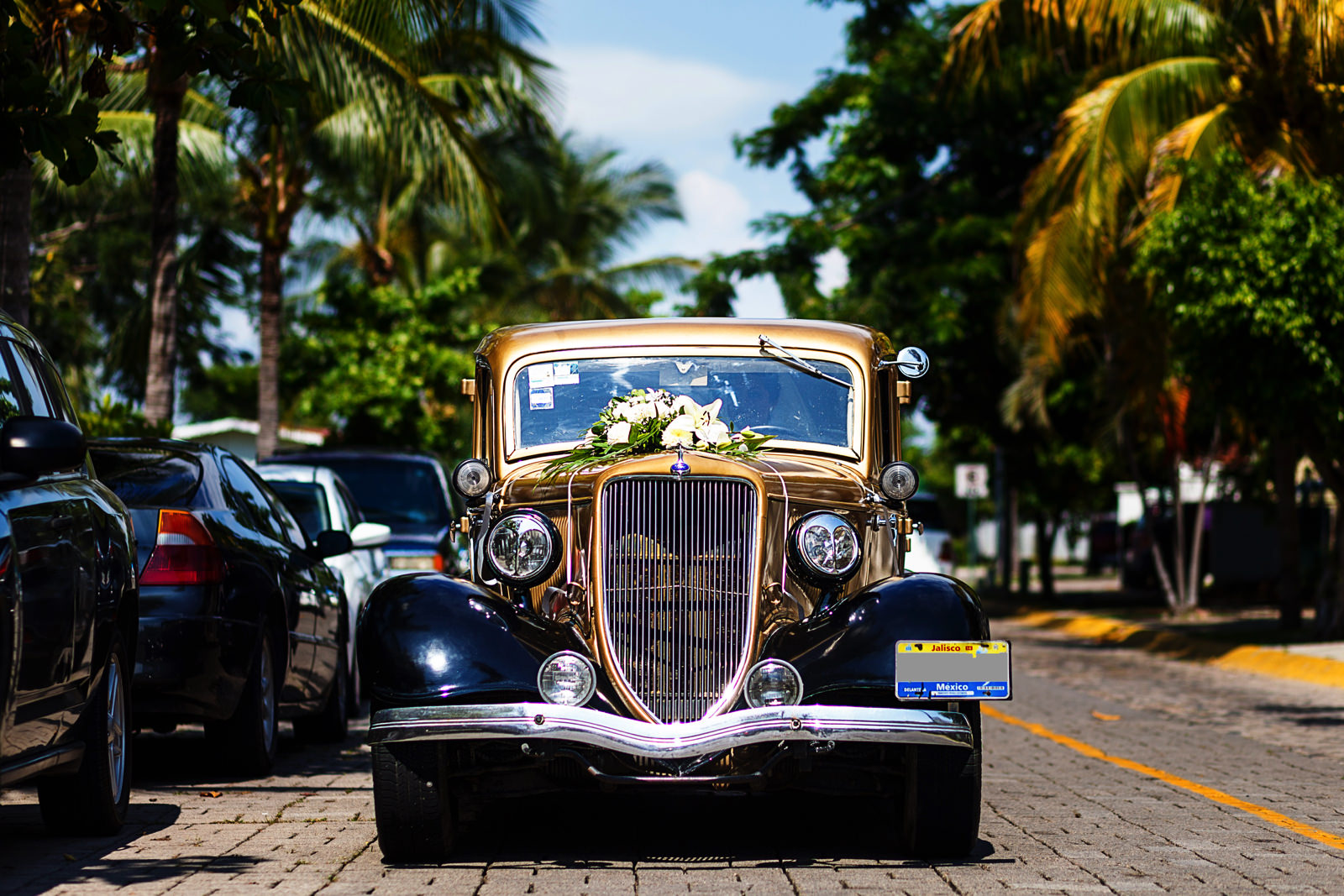 old-car-puerto-vallarta-wedding