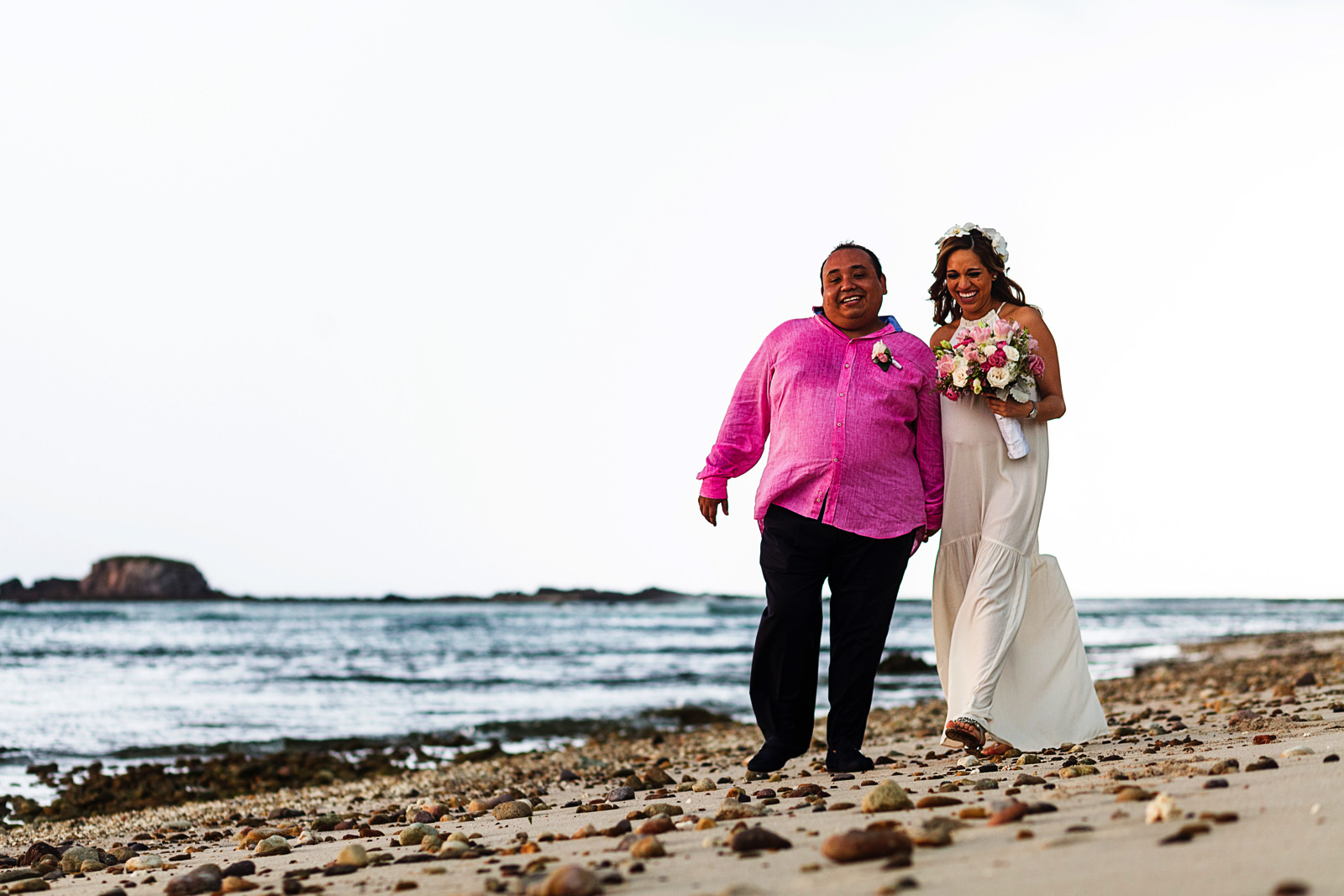 st-regis-punta-mita-wedding-couple