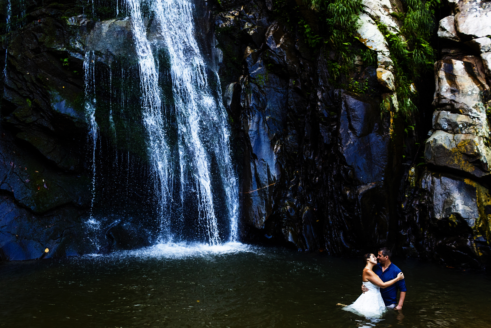 yelapa-waterfall-wedding-photo-session