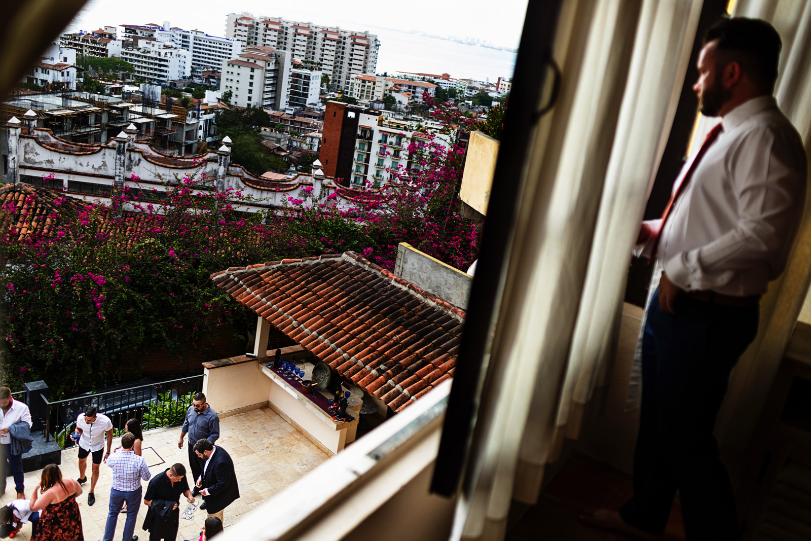 groom-looking-through-window