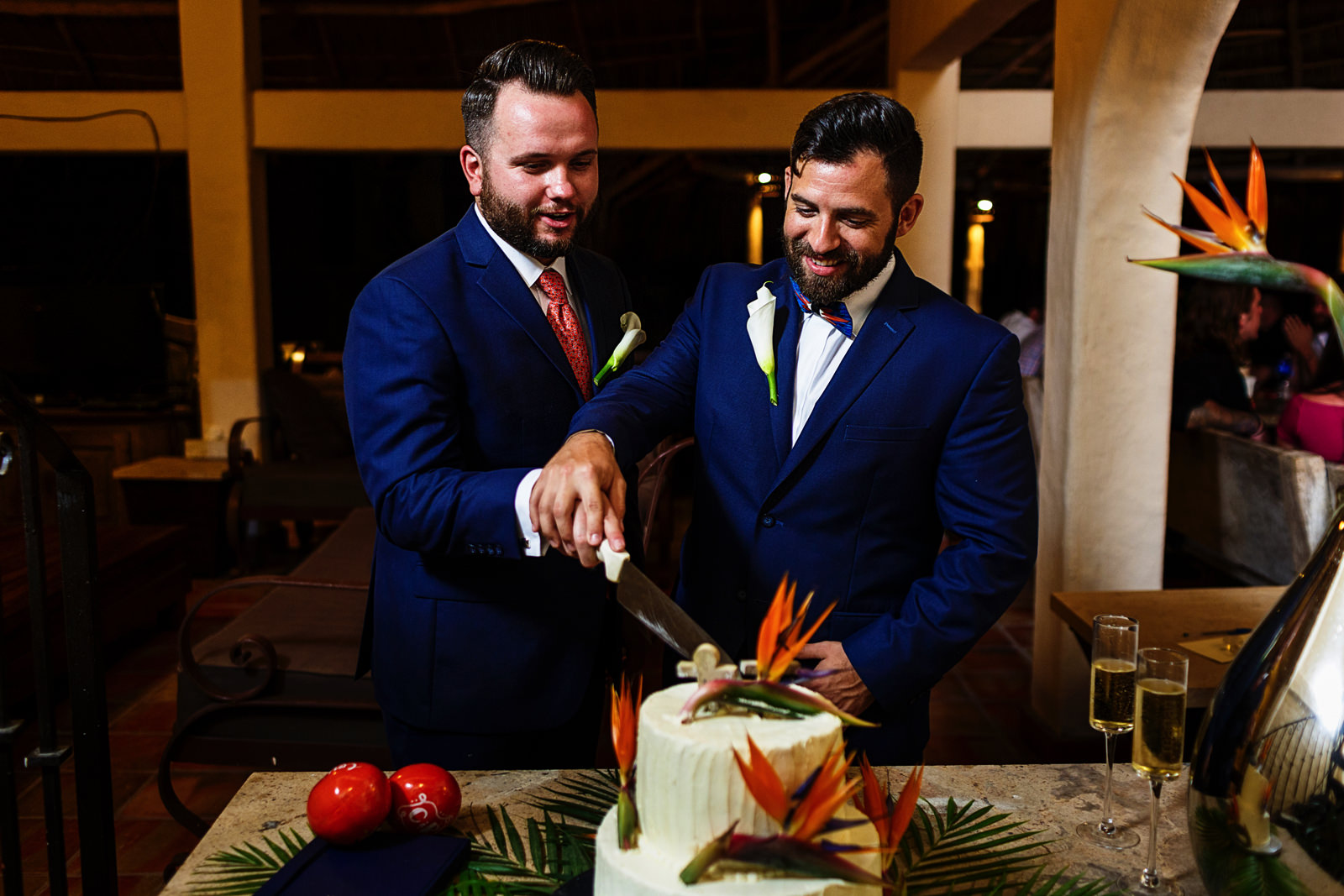 grooms-gay-cake