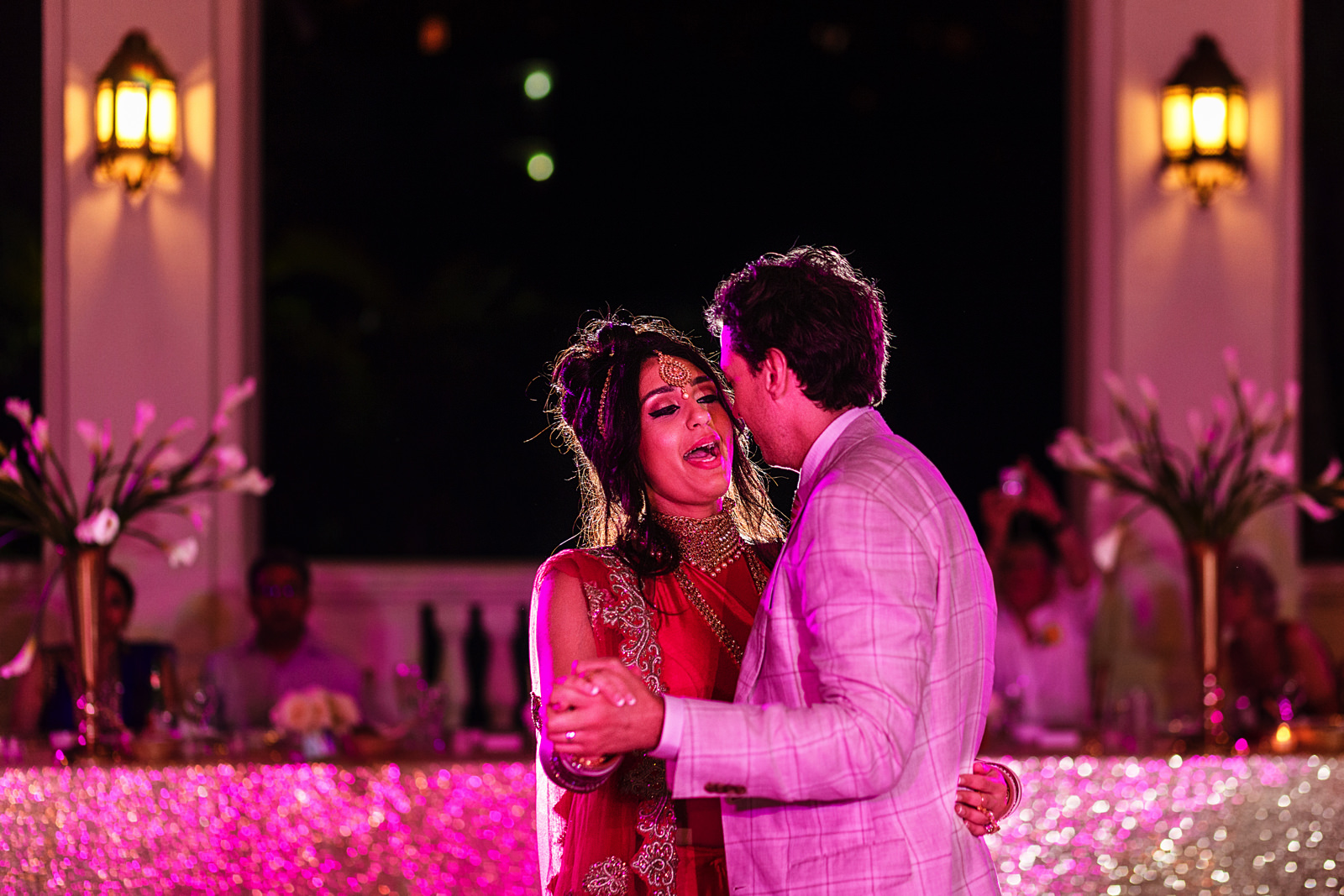 bride-sings-first-dance