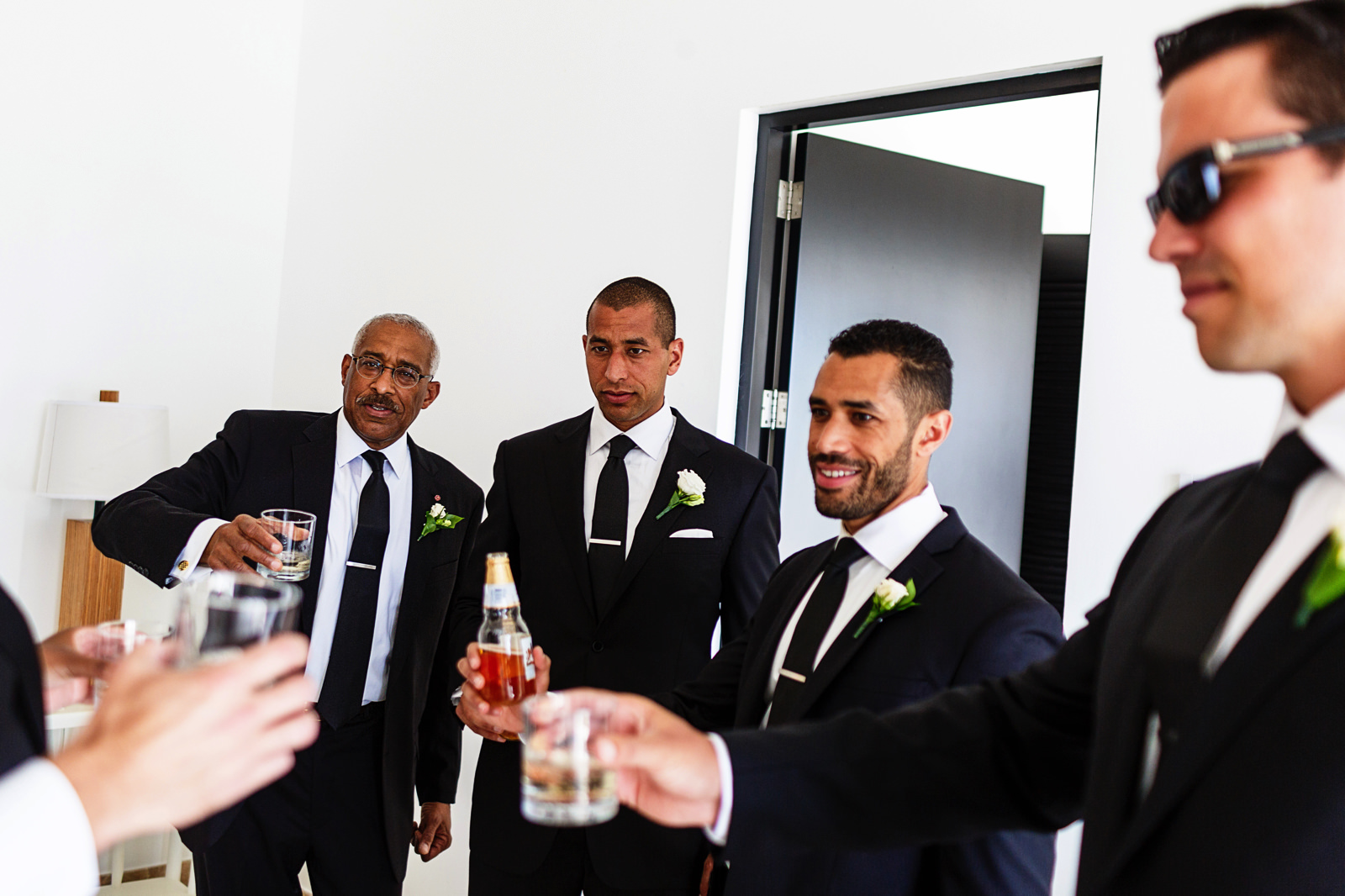 toast-before-ceremony-groomsmen