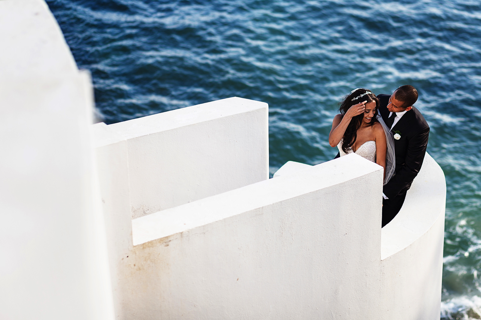 casa-china-blanca-groom-bride-portrait-pacific-ocean