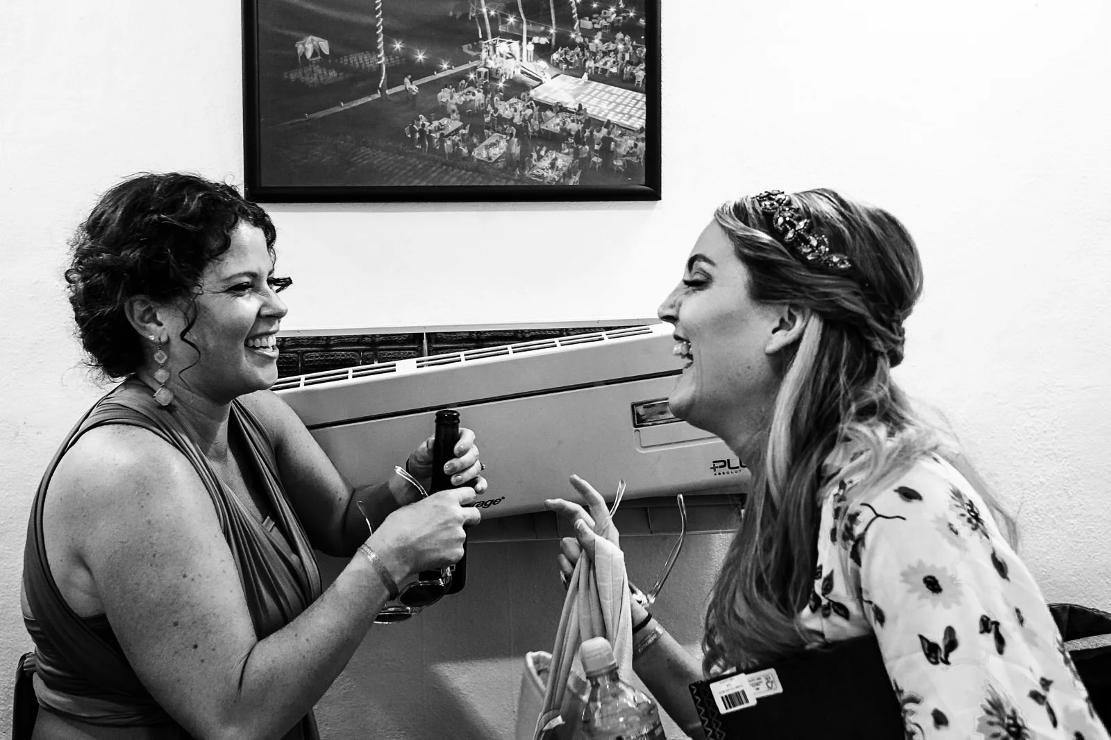 Bridemaid destroyed the A/C from Martoca’s bridal suite and bride laughs about it