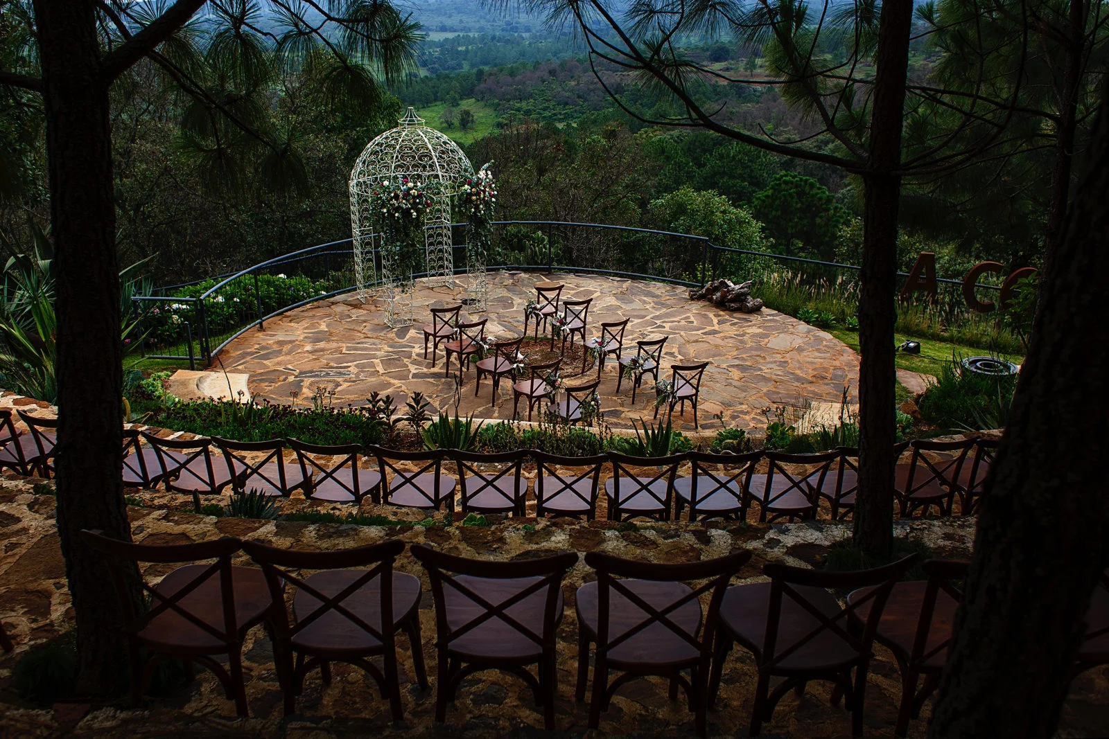 Wedding ceremony setup with an amazing view of the Atemajac’s valley.
