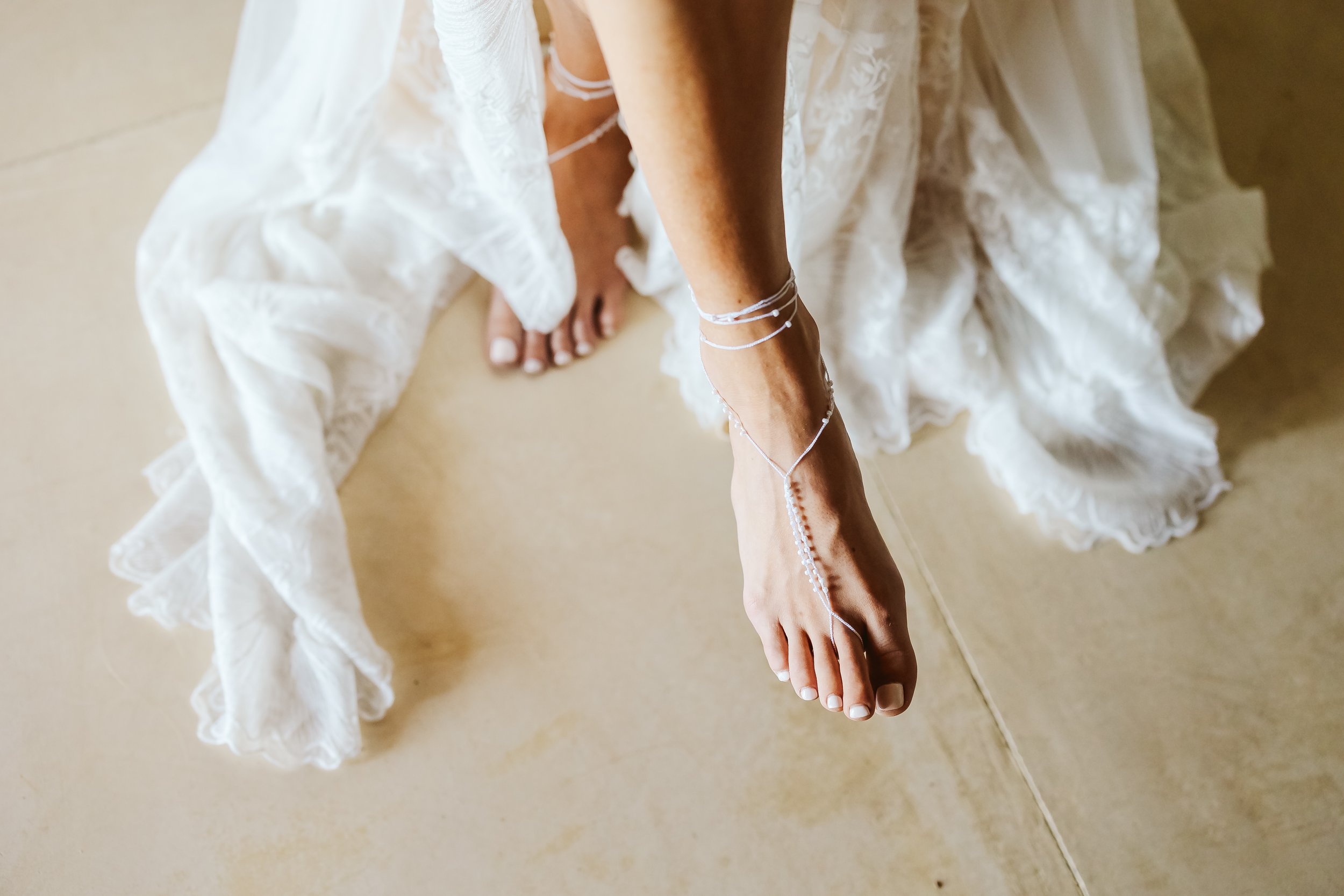 barefoot-sandals-bride-wedding-dress-teitiare-state-sayulita.JPG