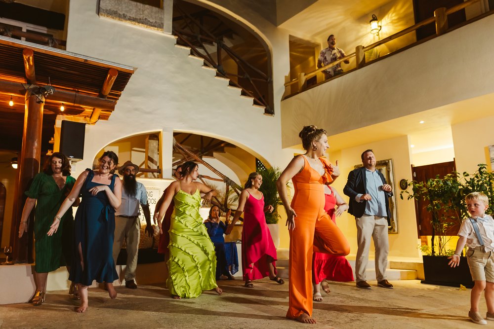 flashmob-surprise-wedding-dance-fun-hotel-playa-fiesta.JPG