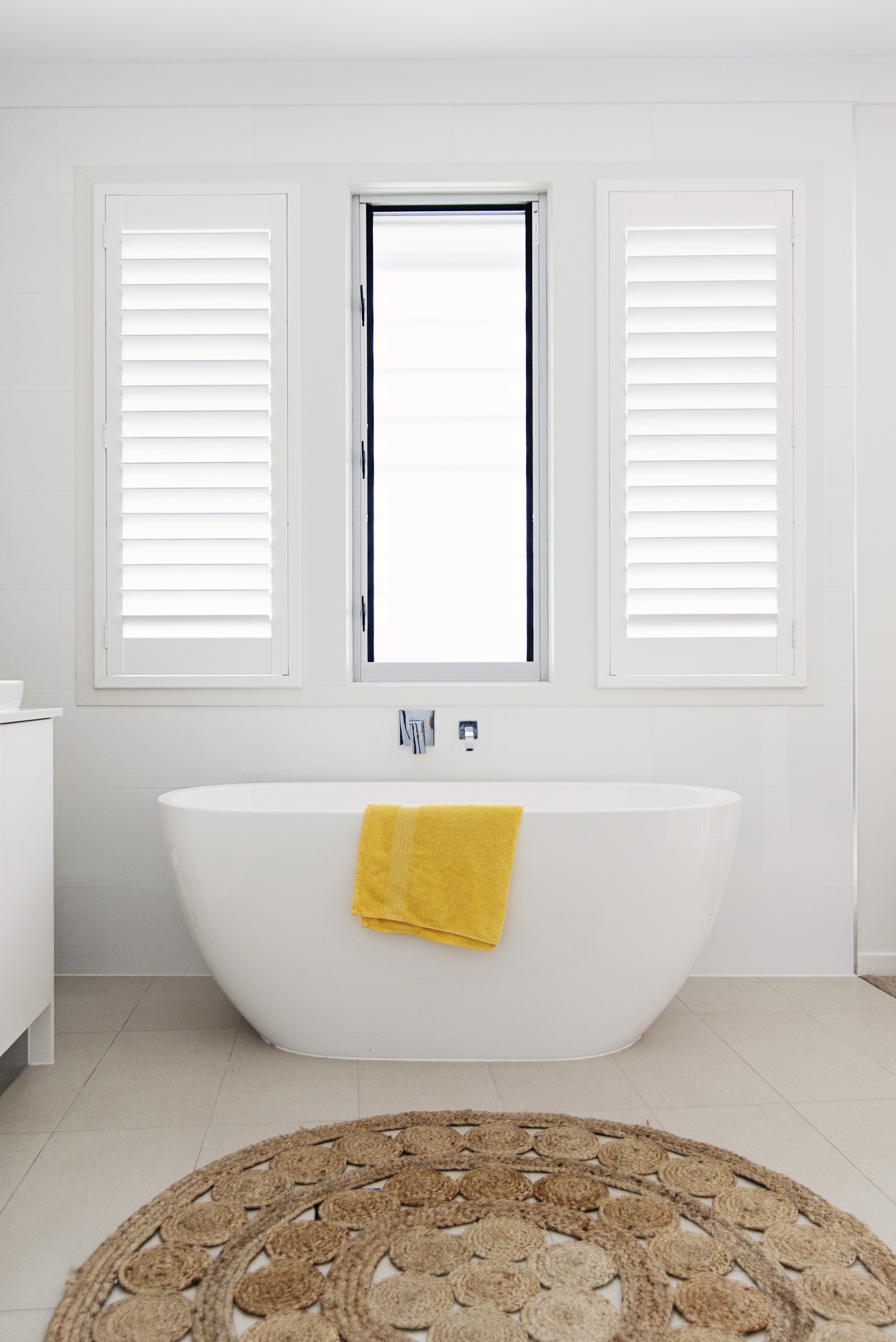 hp-white-bath-yellowtowel.jpg