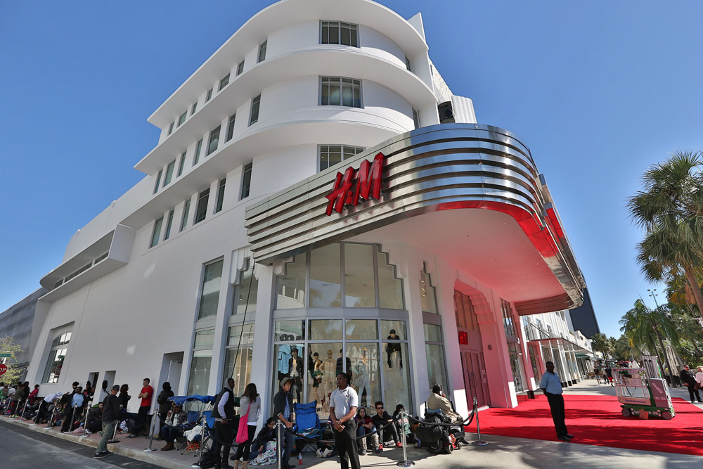 H&M OPENS FLAGSHIP STORE ON LINCOLN ROAD