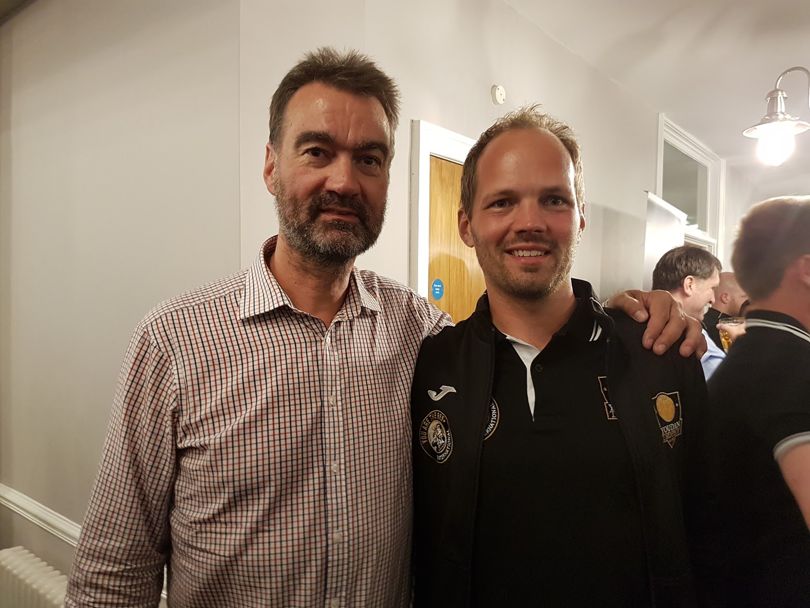 Morten og den tidligere FIFA-dommeren Kim Milton Nielsen fra Danmark.