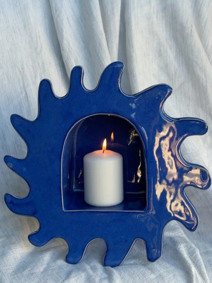 A very special custom commission, I wish you could see the sparkle on this one! 

#aeracreativespace #handmadepottery