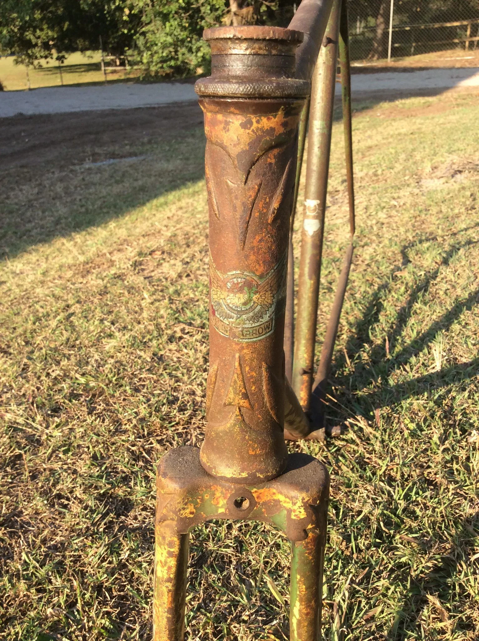 steer tube front on