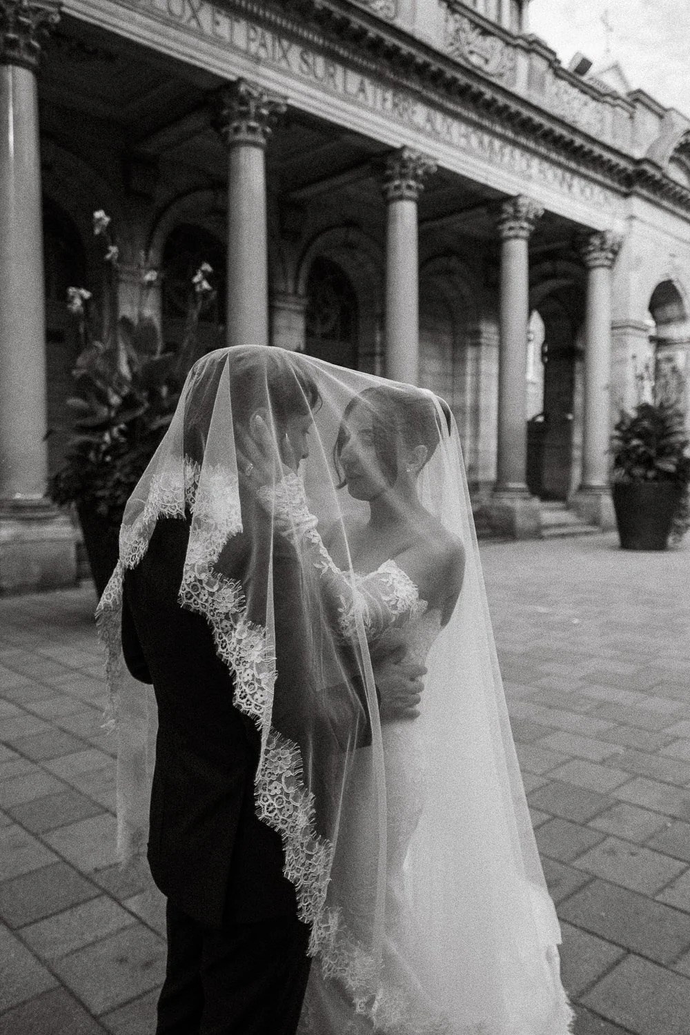 George Mavitzis Photography | Wedding Photographer in Montreal | Le Crystal Reception 