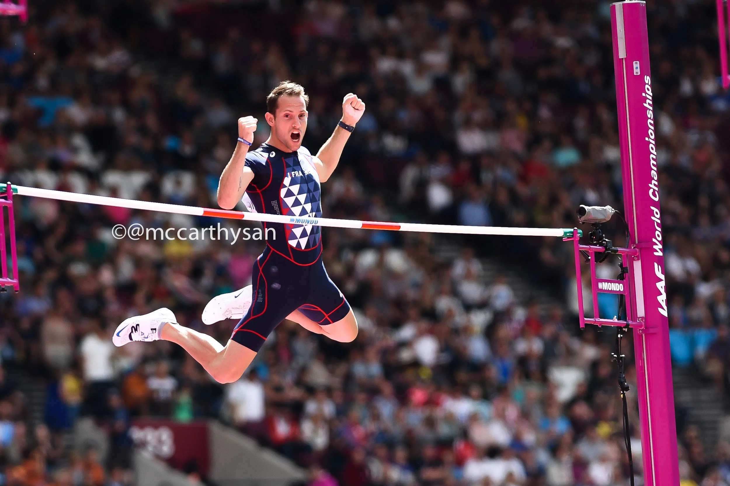 #PoleVault Photo of the Day Renaud Lavillenie PoleVaultDaily.com #IAAFWorlds #IAAFLondon2017 #nikerunning world record