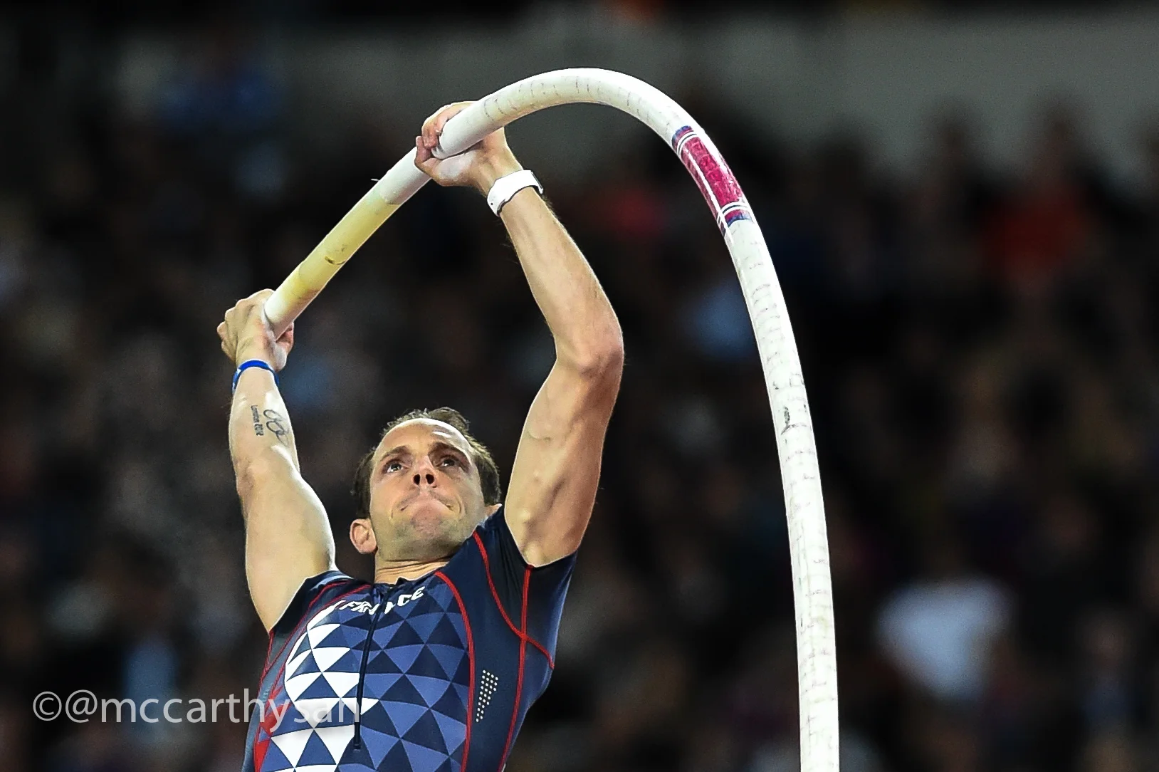 #PoleVault Photo of the Day Renaud Lavillenie PoleVaultDaily.com #IAAFWorlds #IAAFLondon2017 #nikerunning world record