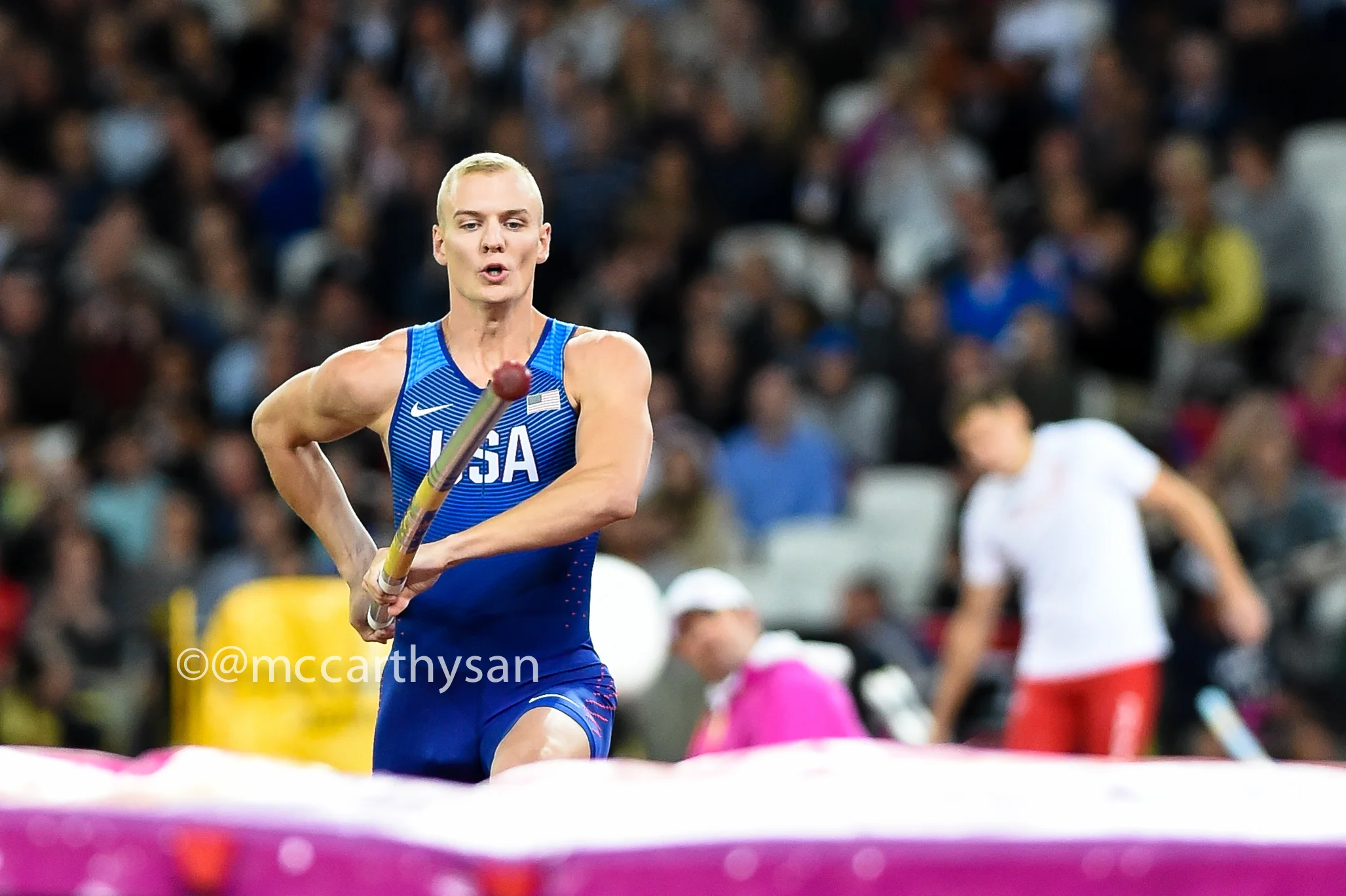 #PoleVault Photo of the Day Sam Kendricks takes the Worlds, 2017! http://PoleVaultDaily.com #IAAFWorlds #IAAFLondon2017