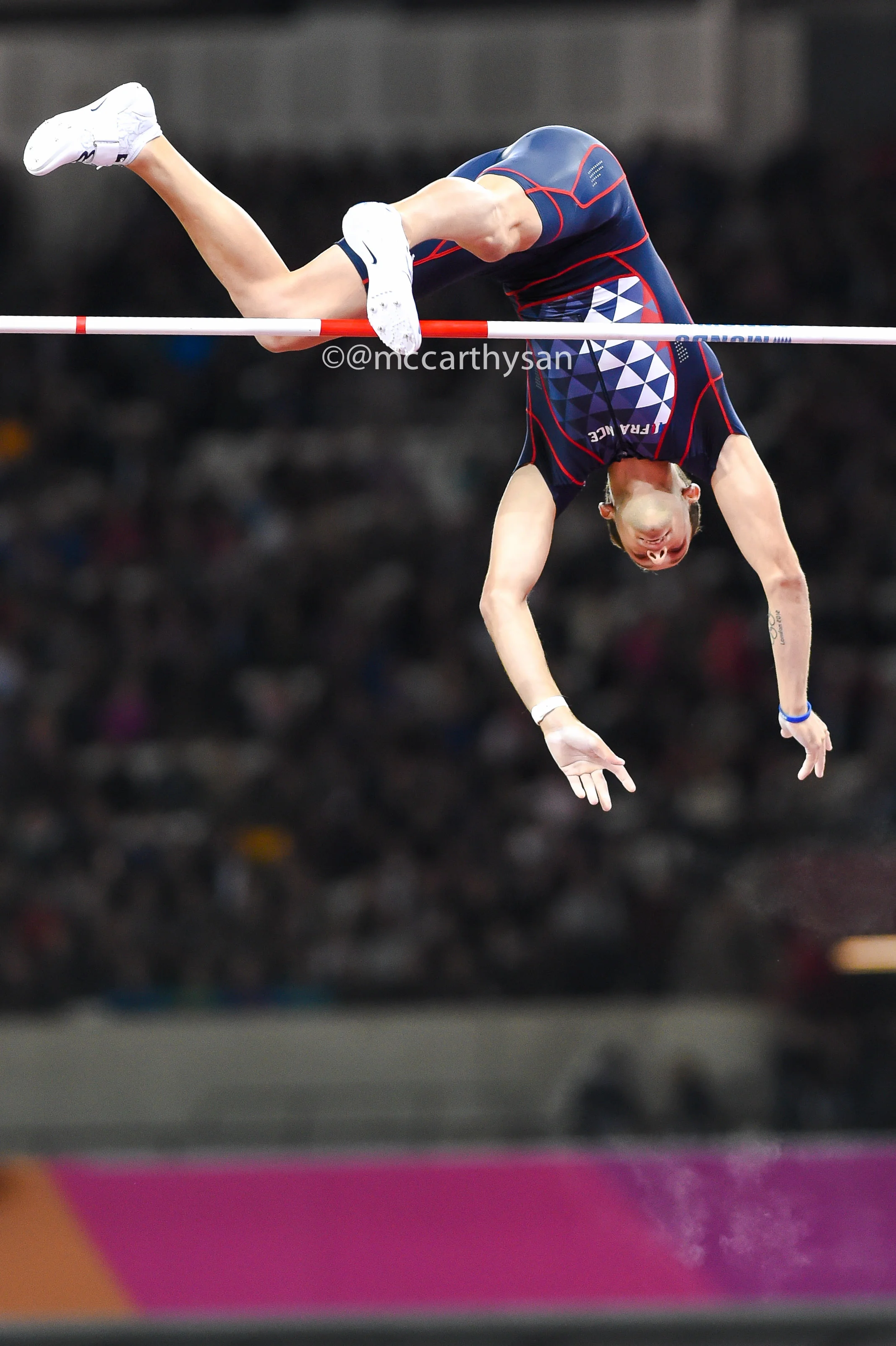 #PoleVault Photo of the Day Renaud Lavillenie PoleVaultDaily.com #IAAFWorlds #IAAFLondon2017 #nikerunning