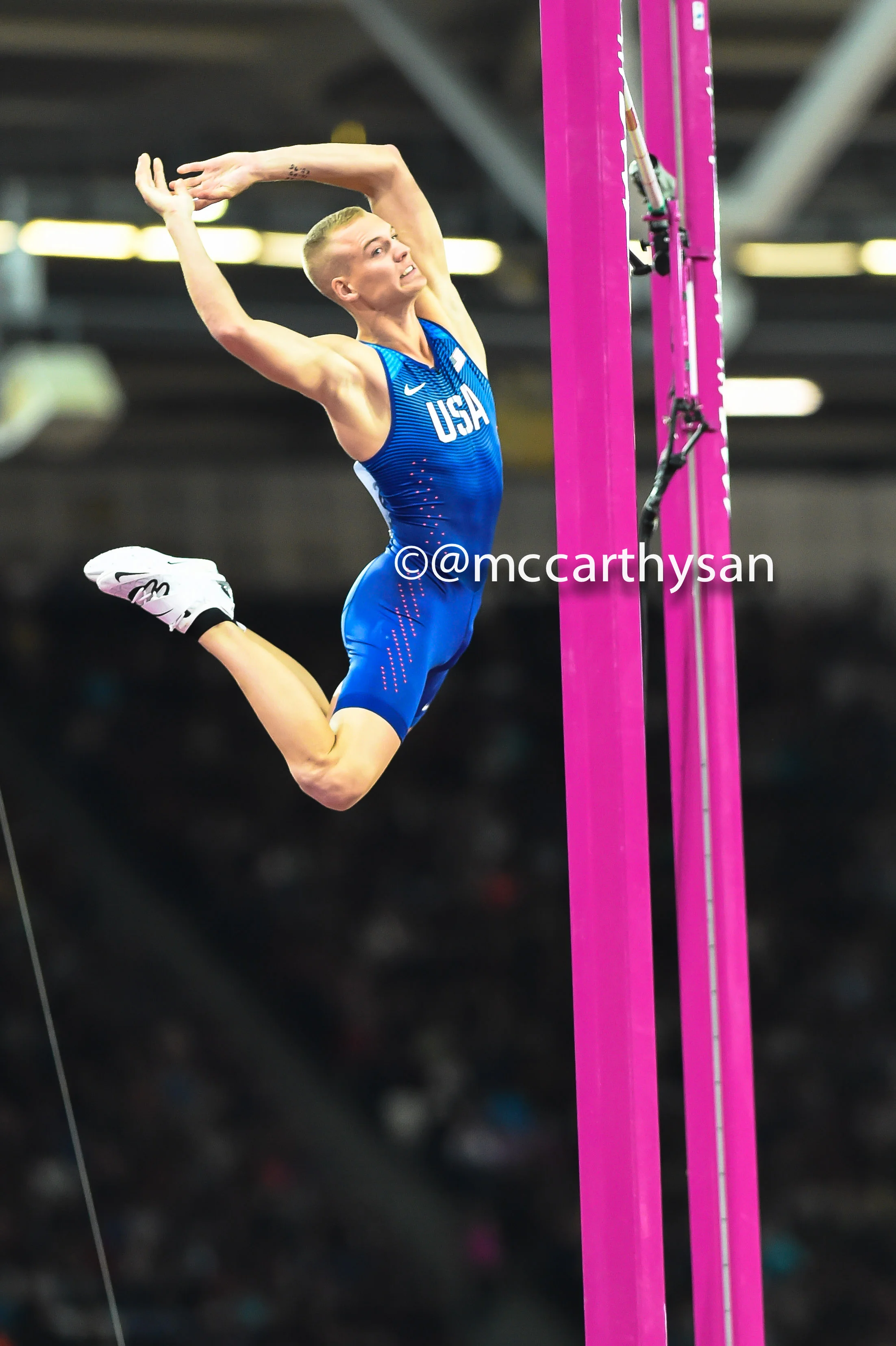 #PoleVault Photo of the Day Sam Kendricks takes the Worlds, 2017! http://PoleVaultDaily.com #IAAFWorlds #IAAFLondon2017