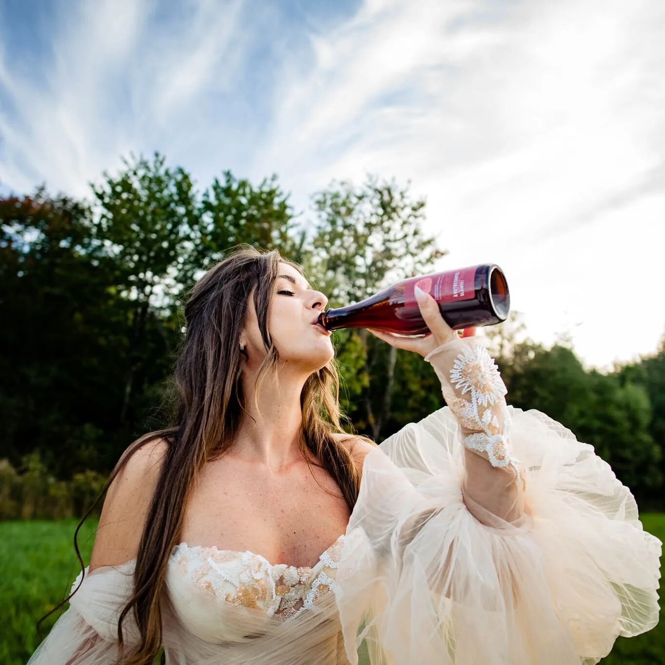 It's the freaking weekend baby! Bottoms up 🍾🍾🍾
.
.
.
.
.
#halifaxweddingphotographer #novascotiawedding  #monctonwedding #parkersbarn