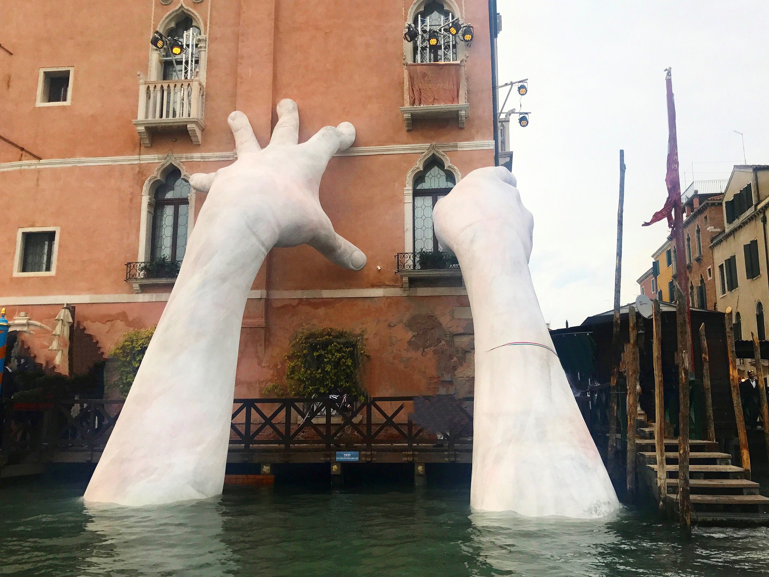Lorenzo Quinn's "Support"