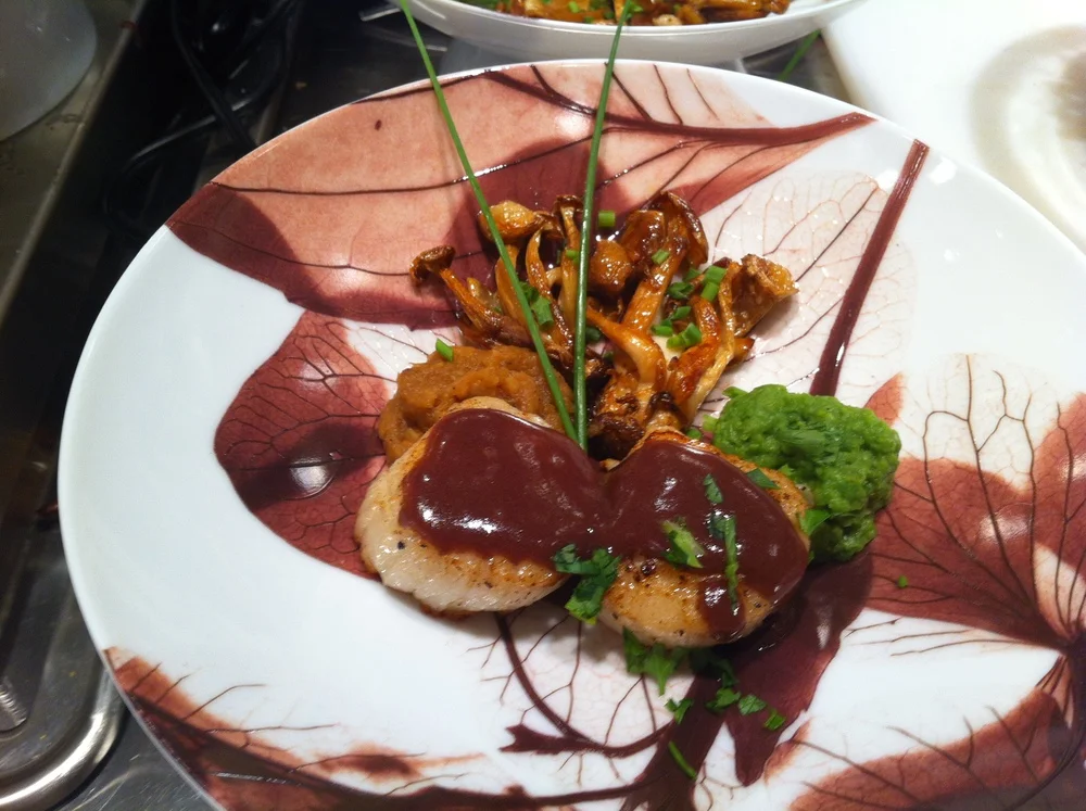 Seared sea scallops Wild mushrooms, red wine sauce