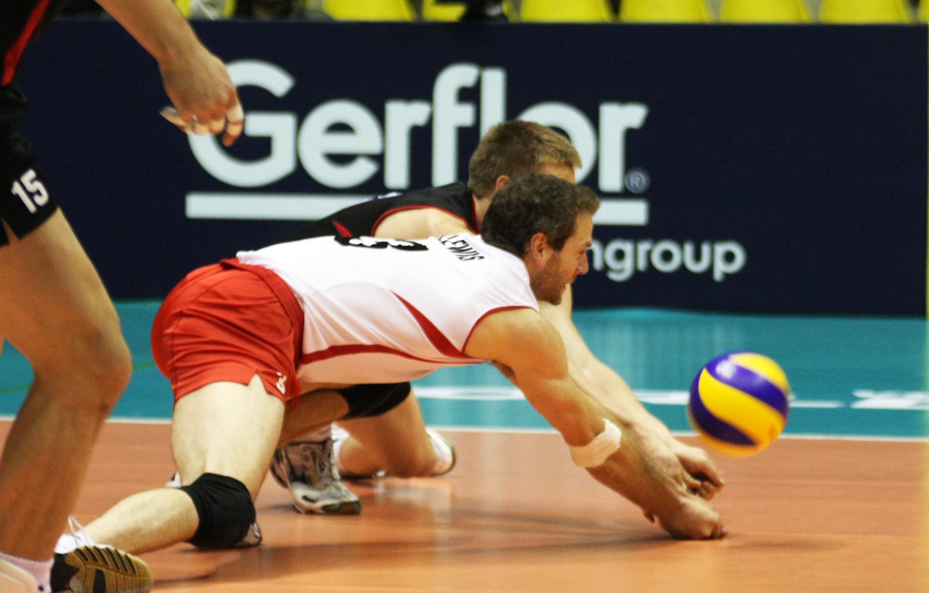 Dan Lewis digs a ball during FIVB World League. Photo: FIVB