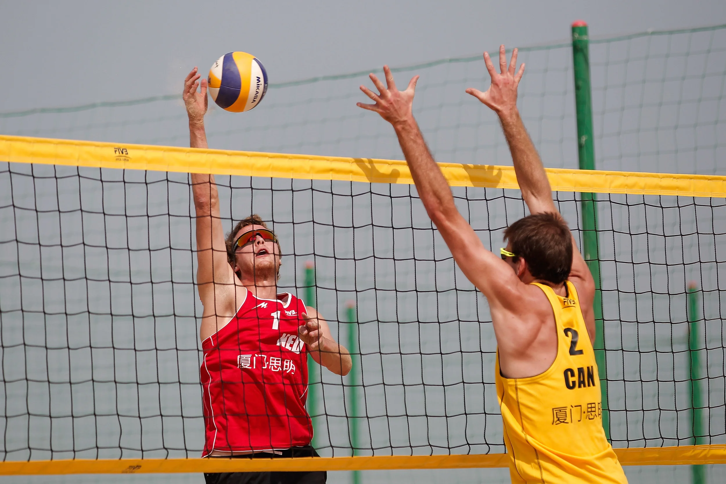 Ben Saxton goes up for a block. Photo: FIVB