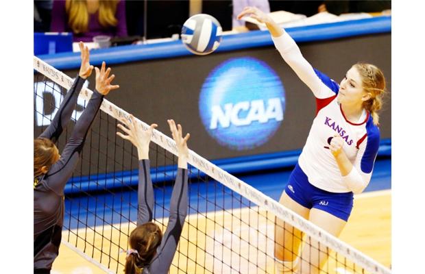Caroline Jarmoc (Calgary) leaves Kansas as one of the All-Time greats - can she do the same in Poland?